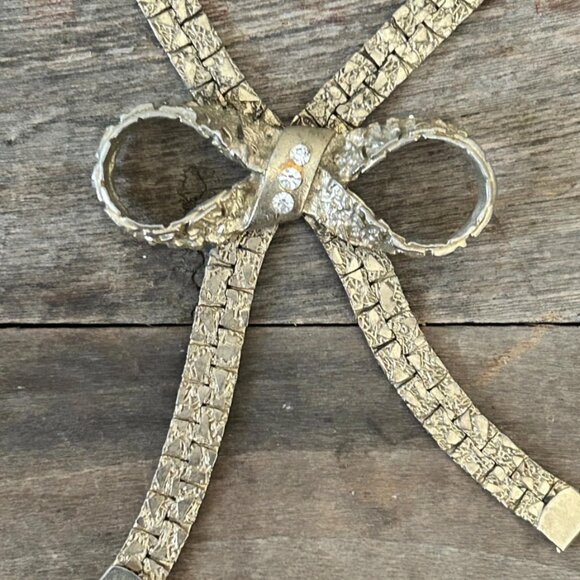 Vintage 1950s Metal Bow Necklace, Costume Jewelry Rhinestones - Picture 4 of 7